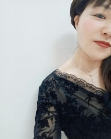 ���������Լ۱���Ů˼˼